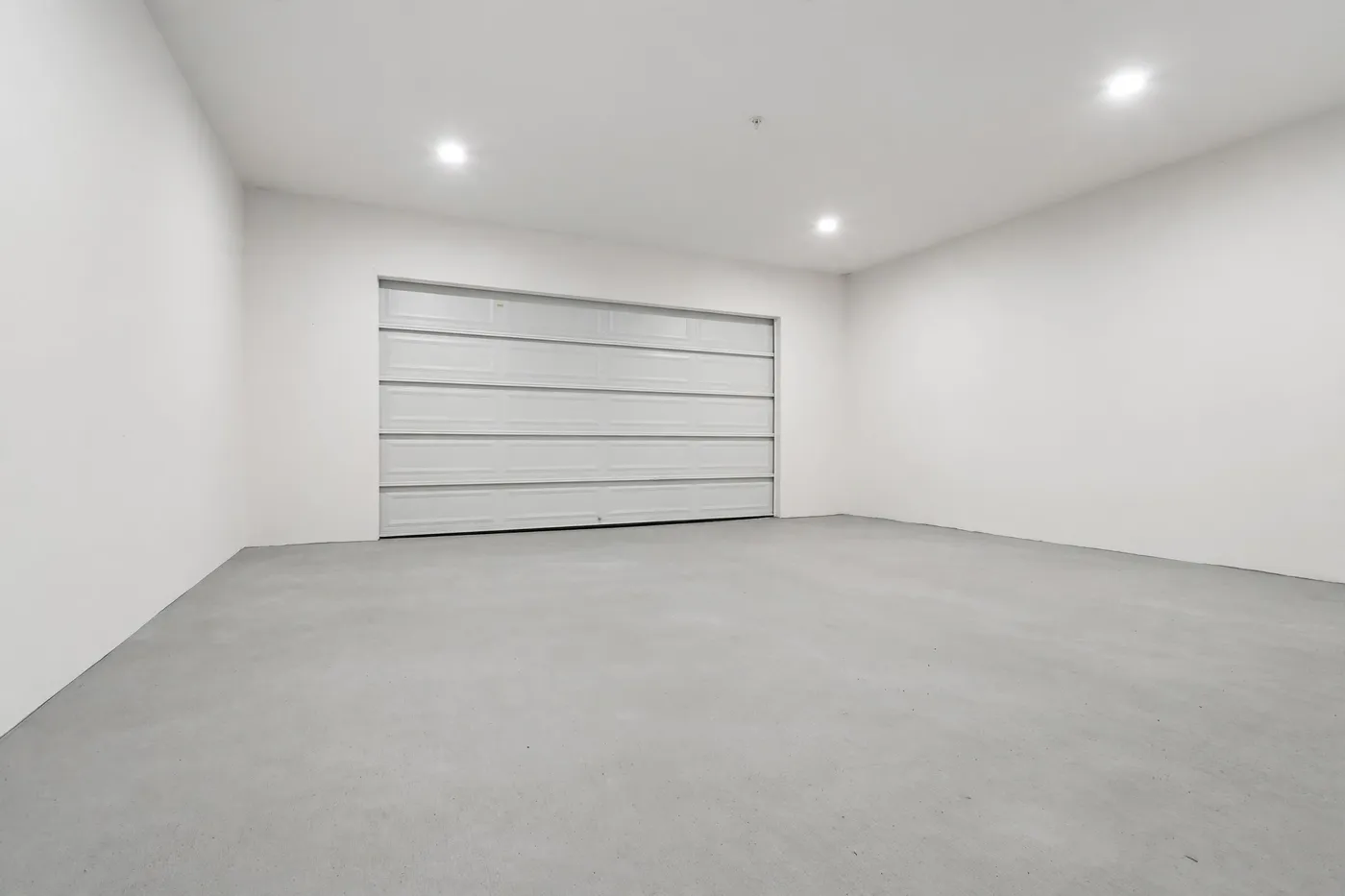 Garage preview with Slate flake floor